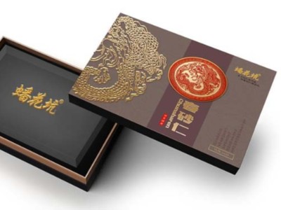 禮盒廠家搭配這樣的內(nèi)托，保健品包裝盒真上檔次