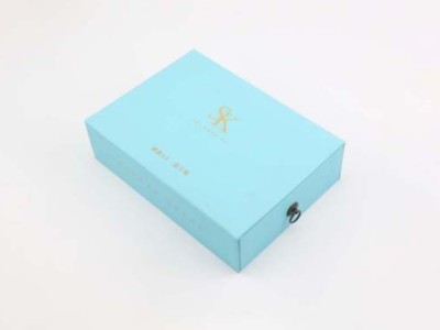 包裝盒定做廠家淺談化妝品包裝盒設(shè)計(jì)，讓產(chǎn)品更具有魅力