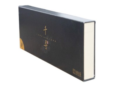 濟(jì)南紙盒廠家設(shè)計(jì)的精美包裝盒，就是一幅廣告牌