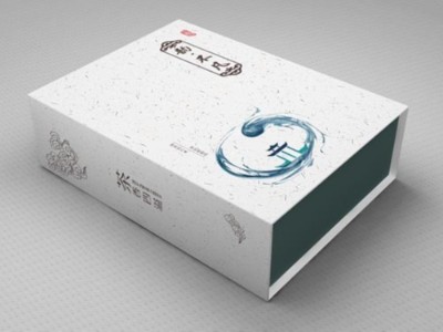 禮品盒廠家設(shè)計(jì)了一款，具有實(shí)用性和精美的茶葉包裝盒